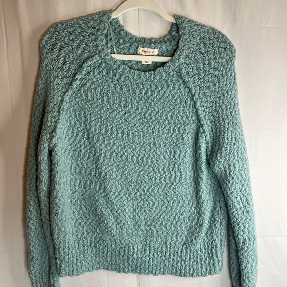 Yes Lola Crewneck Long Sleeve Sweater Size Medium NWOT - Picture 2 of 13